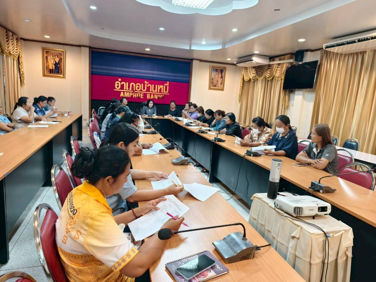 อำเภอบ้านหมี่ โดยสำนักงานพัฒนาชุมชนอำเภอบ้านหมี่ จัดประชุมคณะกรรมการพัฒนาสตรีอำเภอบ้านหมี่ ครั้งที่ 2