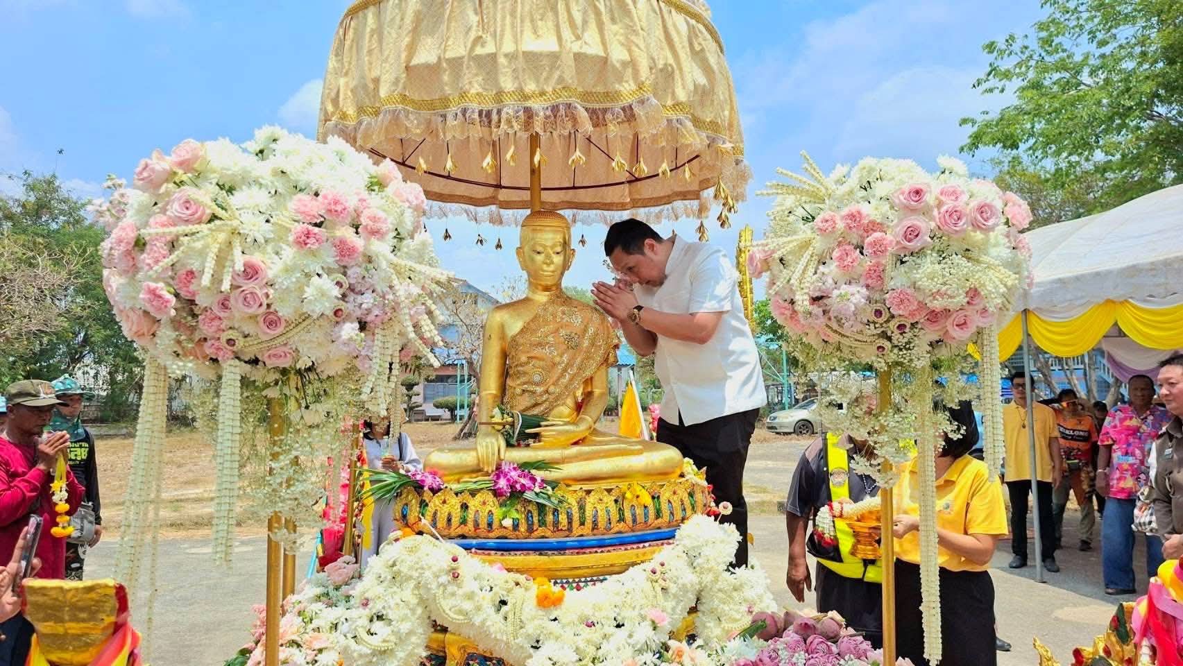 อำเภอบ้านหมี่ โดยสำนักงานพัฒนาชุมชนอำเภอบ้านหมี่ ร่วมงานสืบสานประเพณีชักพระศรีอาริย์ วัดไลย์☀️